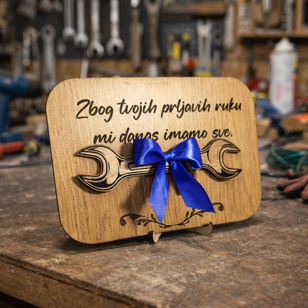 Zbog tvojih prljavih ruku mi imamo sve drvena posveta